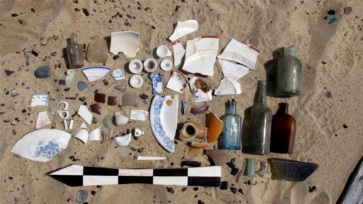 Quelques-uns des artéfacts trouvés à l'île de Sable. lors d'un relevé, l'été dernier.