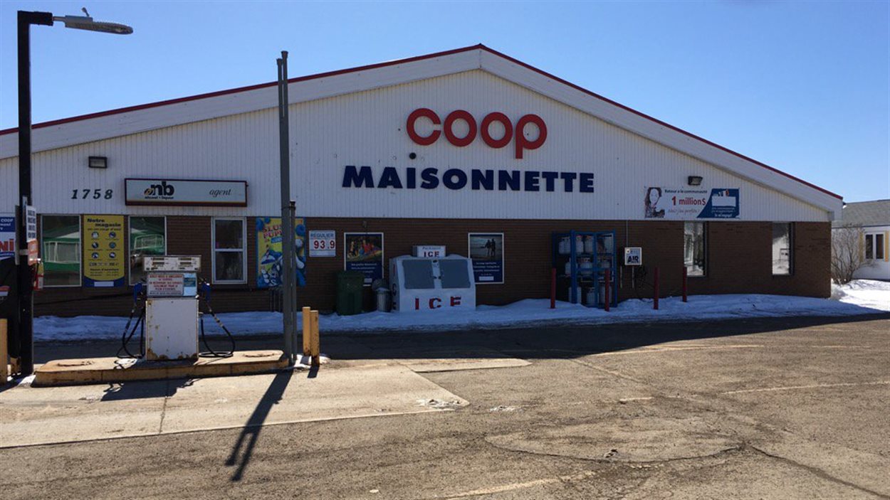 La Coop de Caraquet met à vendre les succursales de SaintLéolin et de