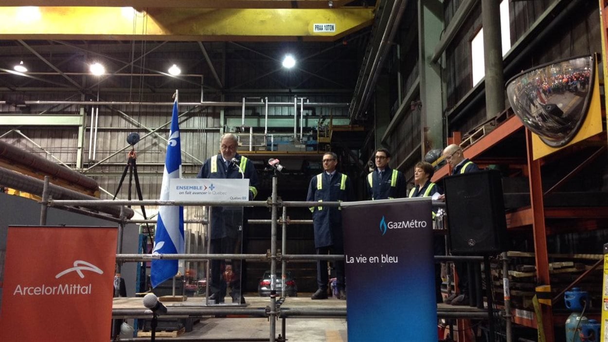 Le ministre responsable de la Côte-Nord, Pierre Arcand, à l'usine d'ArcelorMittal à Port-Cartier