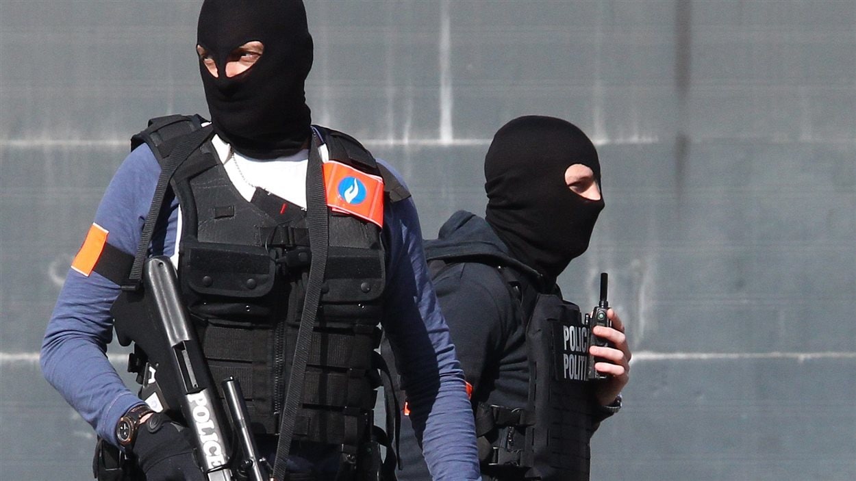 Des policiers aux aguets à Bruxelles