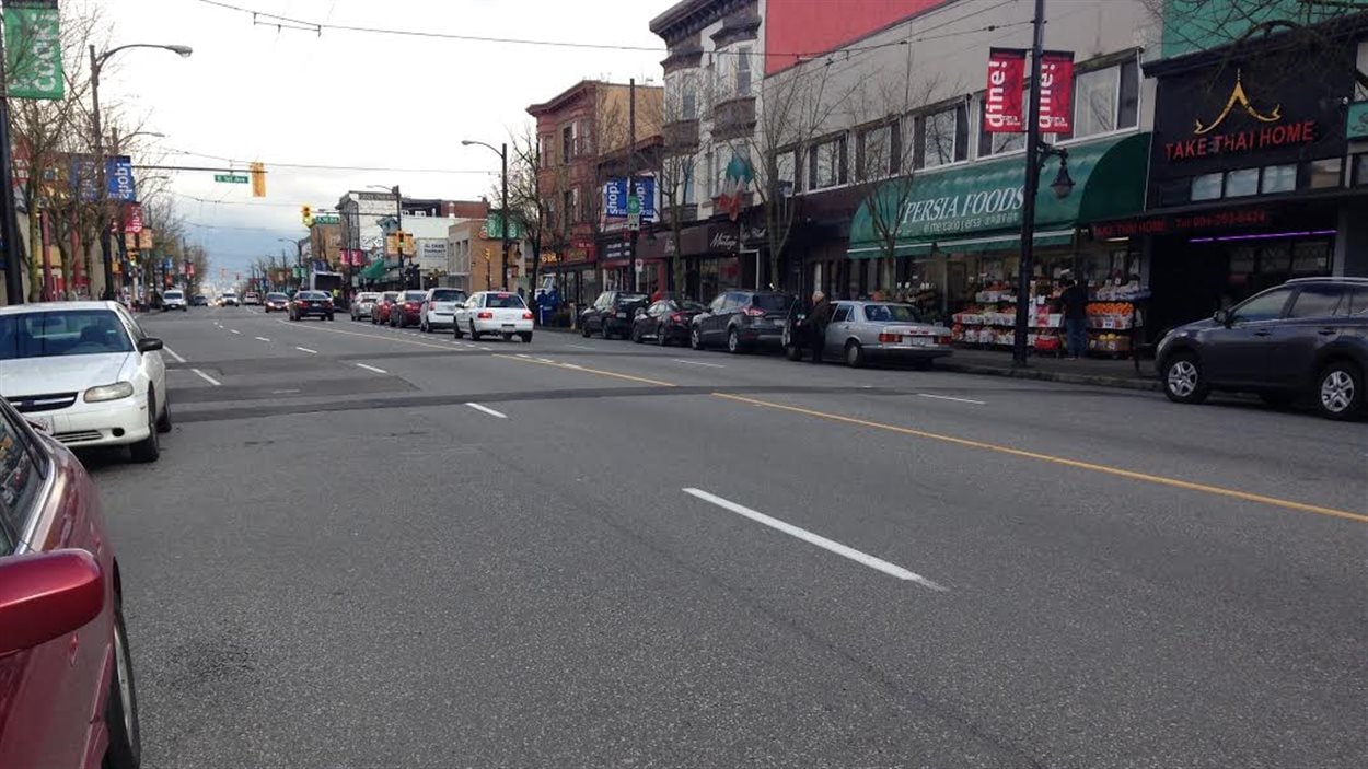 À Vancouver, l’Association des commerçants de Commercial Drive dit que 83,5% des 164 entreprises et 128 propriétaires sondés s’opposent à une piste cyclable sur la rue.