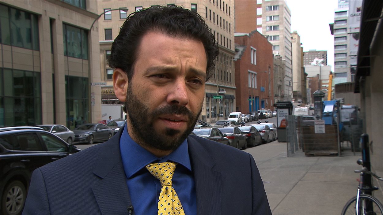 Haroun Bouazzi, de l'Association des musulmans et arabes pour la laïcité