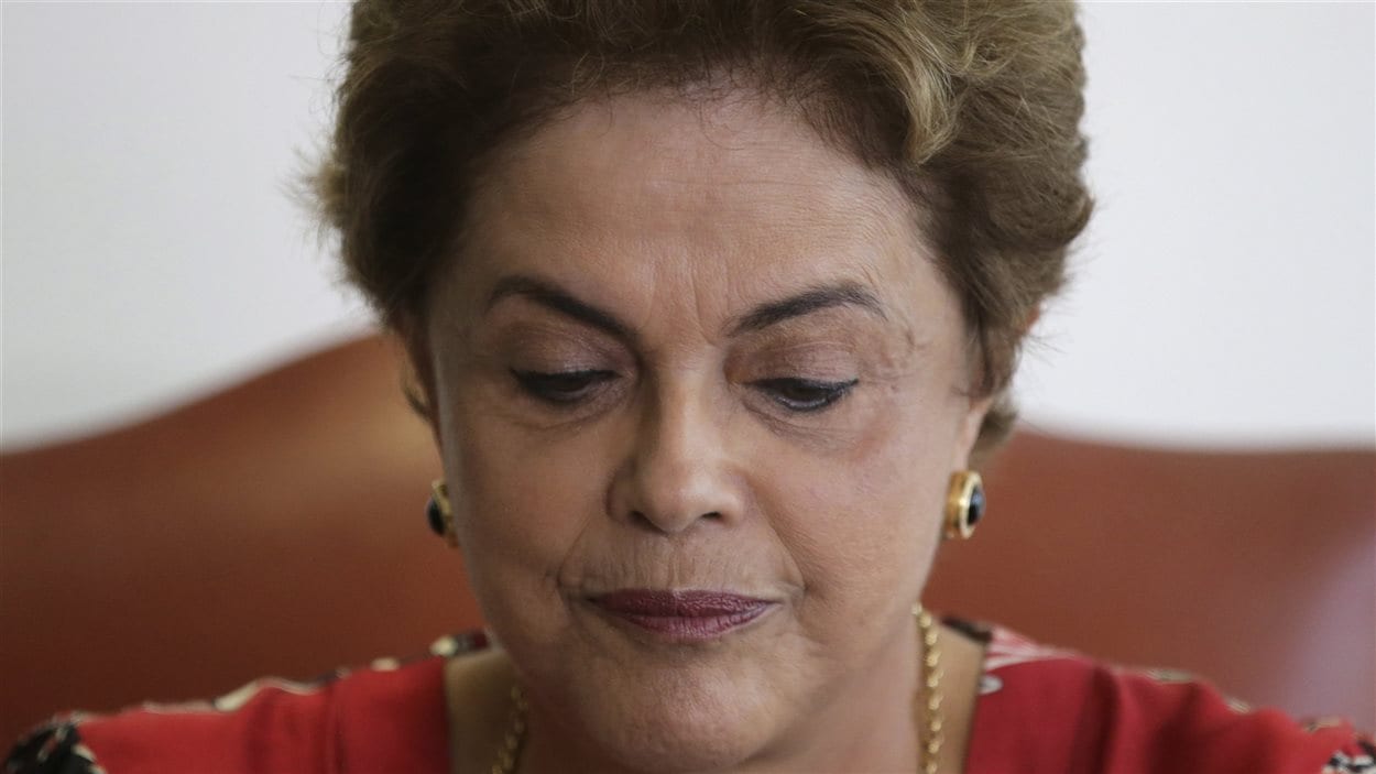 Le premier parti brésilien quitte la coalition gouvernementale Radio