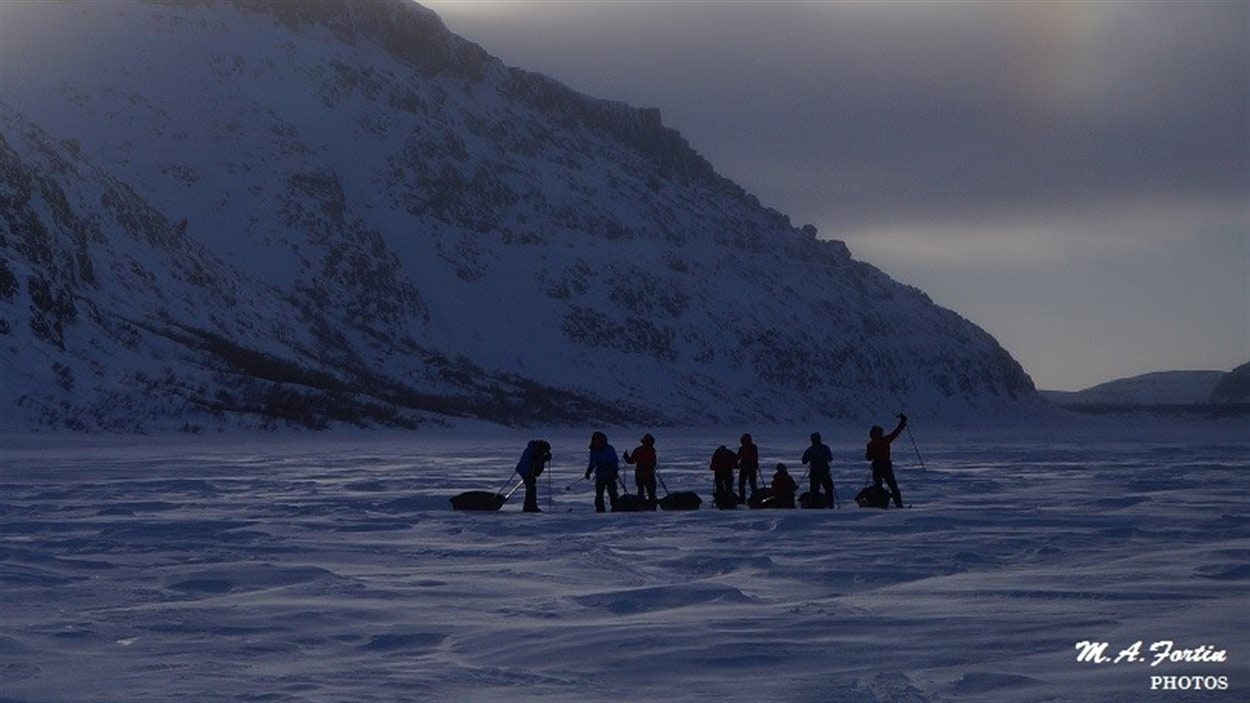 Équipe de Jeunes Karibus de Kuujjuarapik en entraînement au Parc national Tursujuq