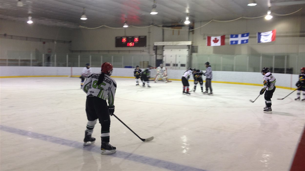 Hockey au Nunavik
