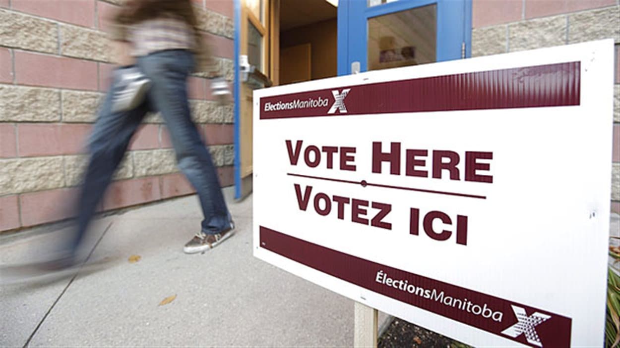 L'élection au Manitoba oppose 223 candidats qui se présentent dans 57 circonscriptions.