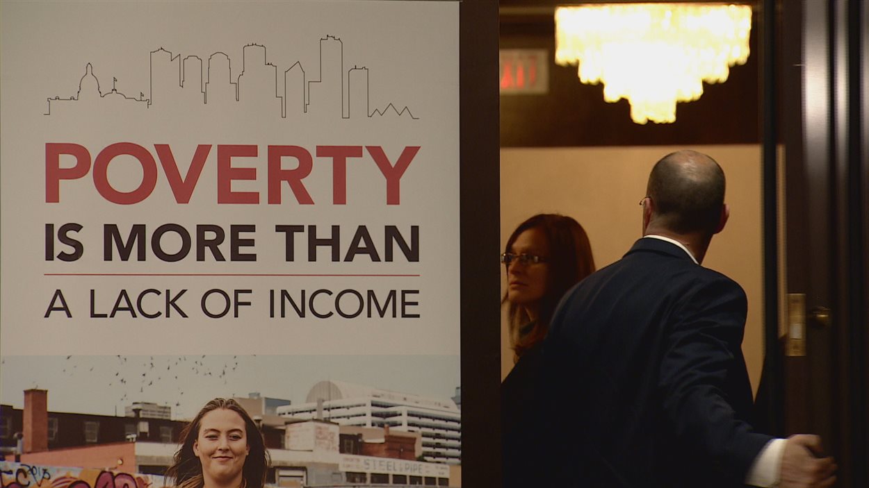 Des maires de partout au pays sont réunis à Edmonton pour discuter de lutte contre la pauvreté.