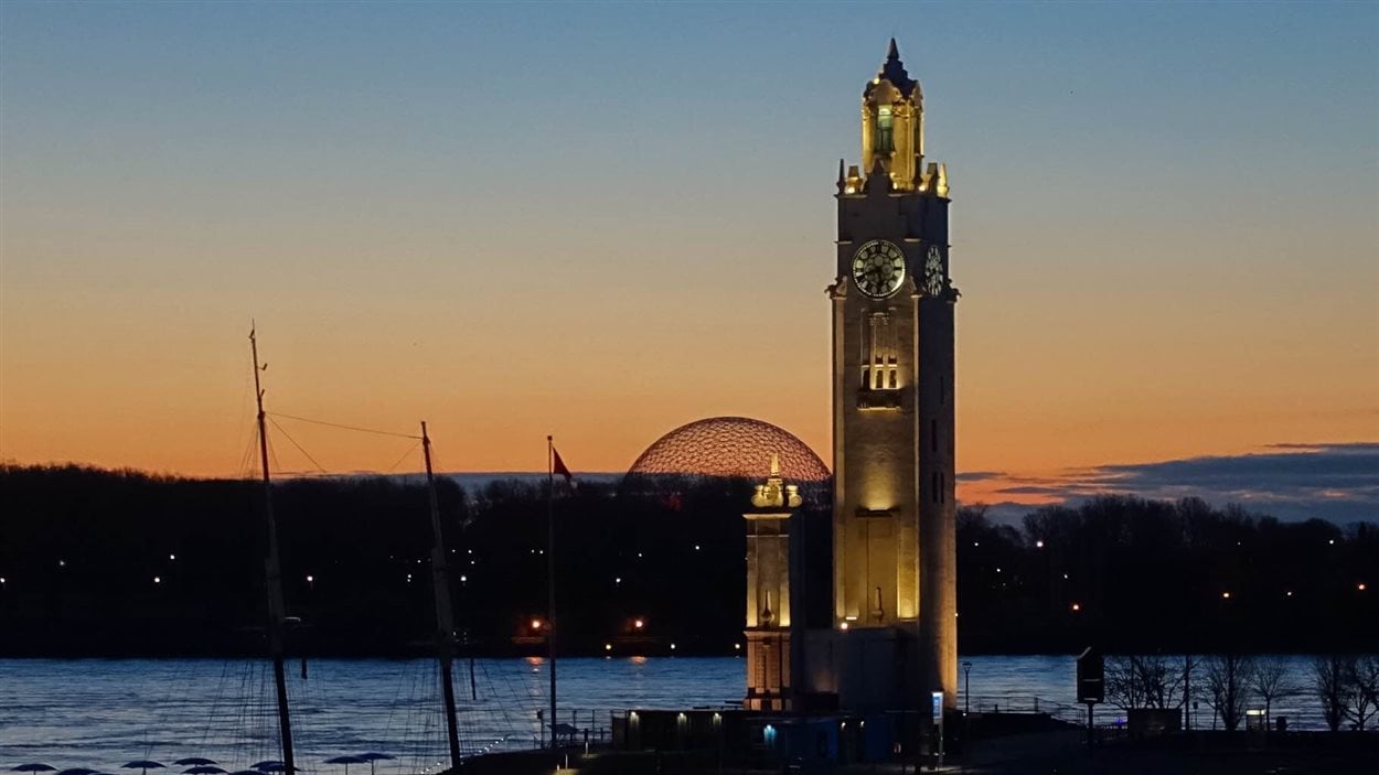 La tour de l'Horloge dans le Vieux Port de Montréal