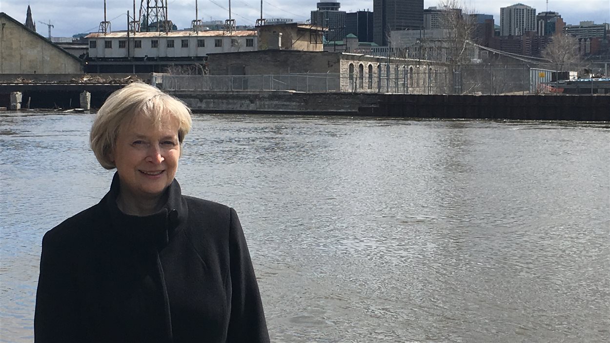 Louise N. Boucher au parc des Portageurs, dans le secteur de Hull