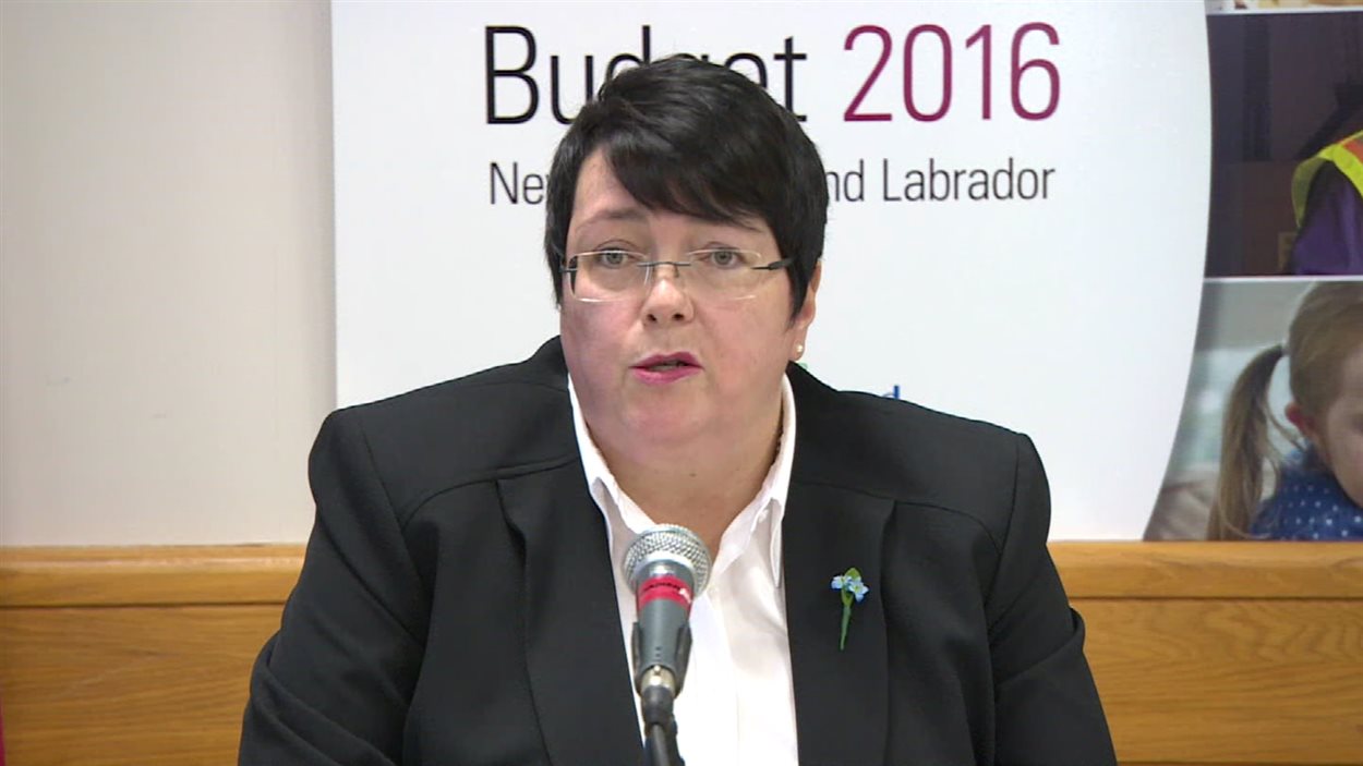 Cathy Bennett en conférence de presse