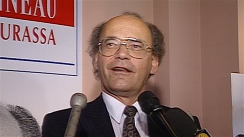 Yvon Charbonneau, le soir de son élection comme député libéral provincial de Bourassa, en 1994.