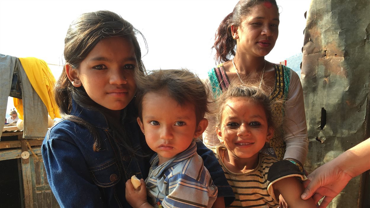Un an après le tremblement de terre, 1 million d'enfants au Népal ont encore besoin d'une assistance directe, selon l'UNICEF.