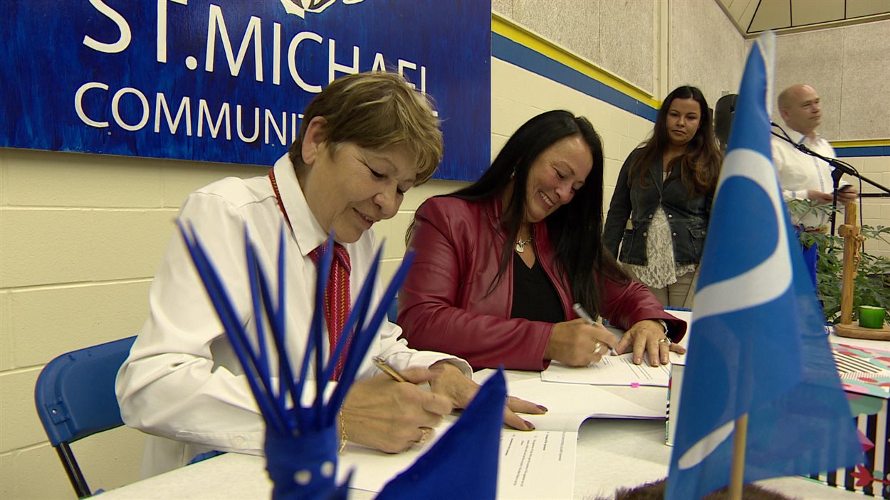 Signature de l’Alliance de l’éducation Métis à Saskatoon.