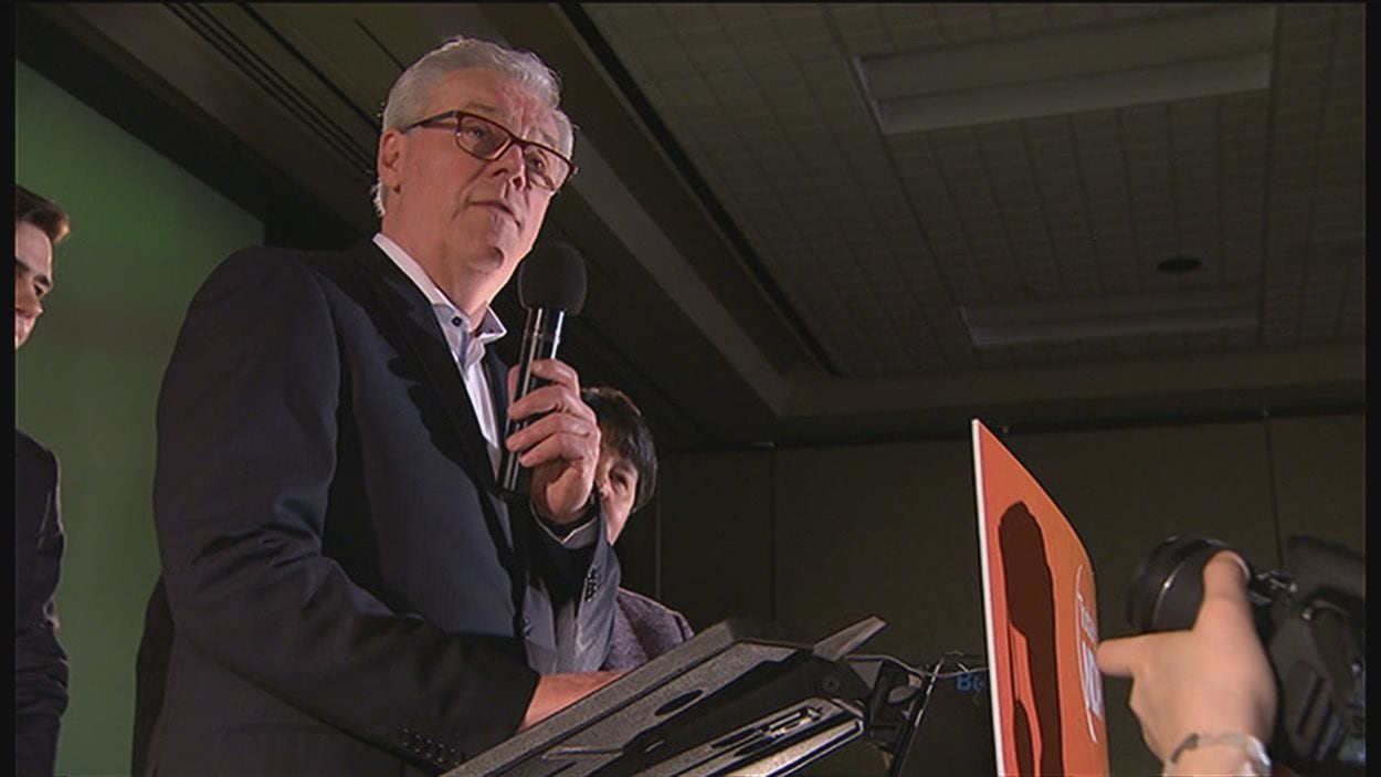 Le député de Saint-Boniface, Greg Selinger, démissionne comme chef du NPD