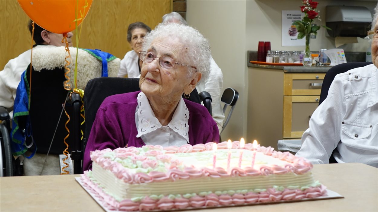 Une Femme De Hearst Celebre Son 104e Anniversaire Radio Canada Ca