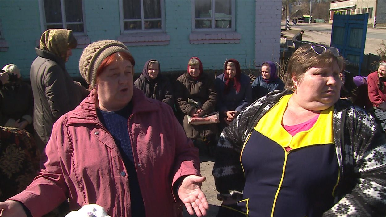 Des résidentes du village de Novozybkok, contaminé par les radiations de la catastrophe nucléaire de Tchernobyl.