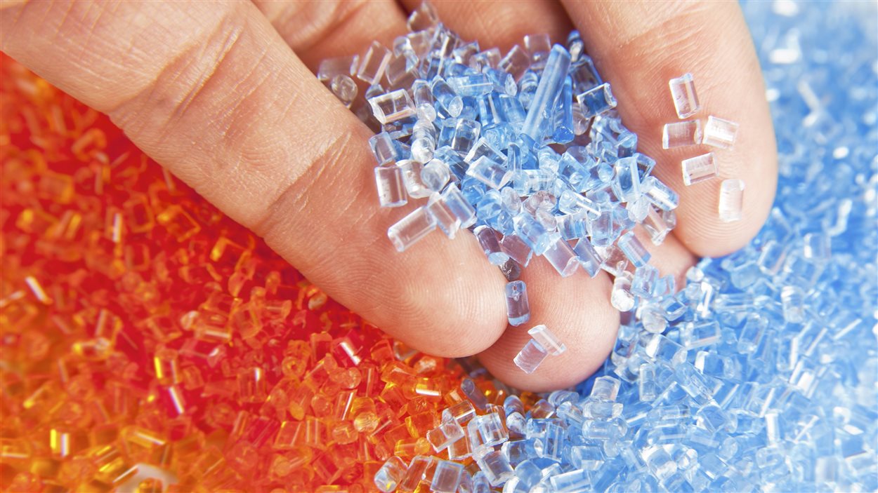Certains plastiques peuvent être renforcés avec des nanoparticules.