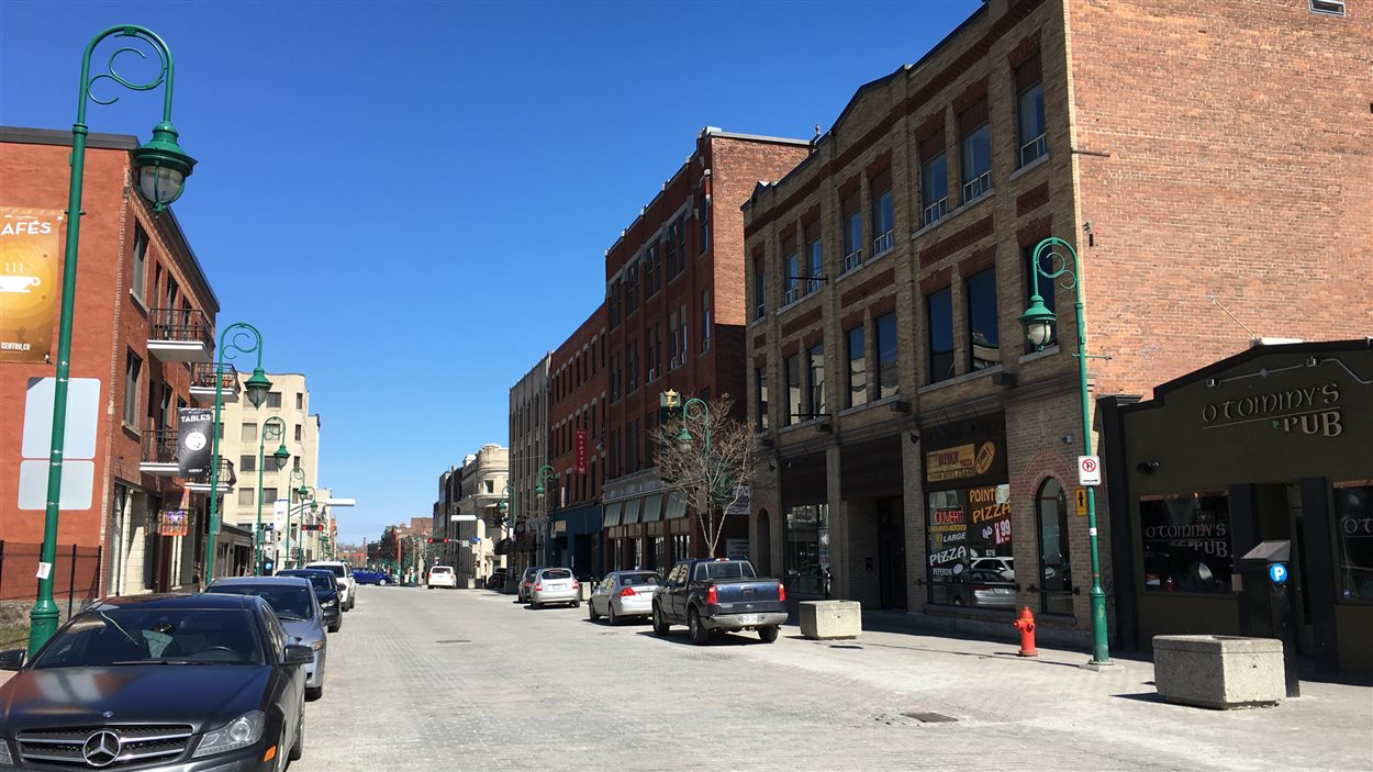 La rue Wellington Sud à Sherbrooke (printemps 2016)