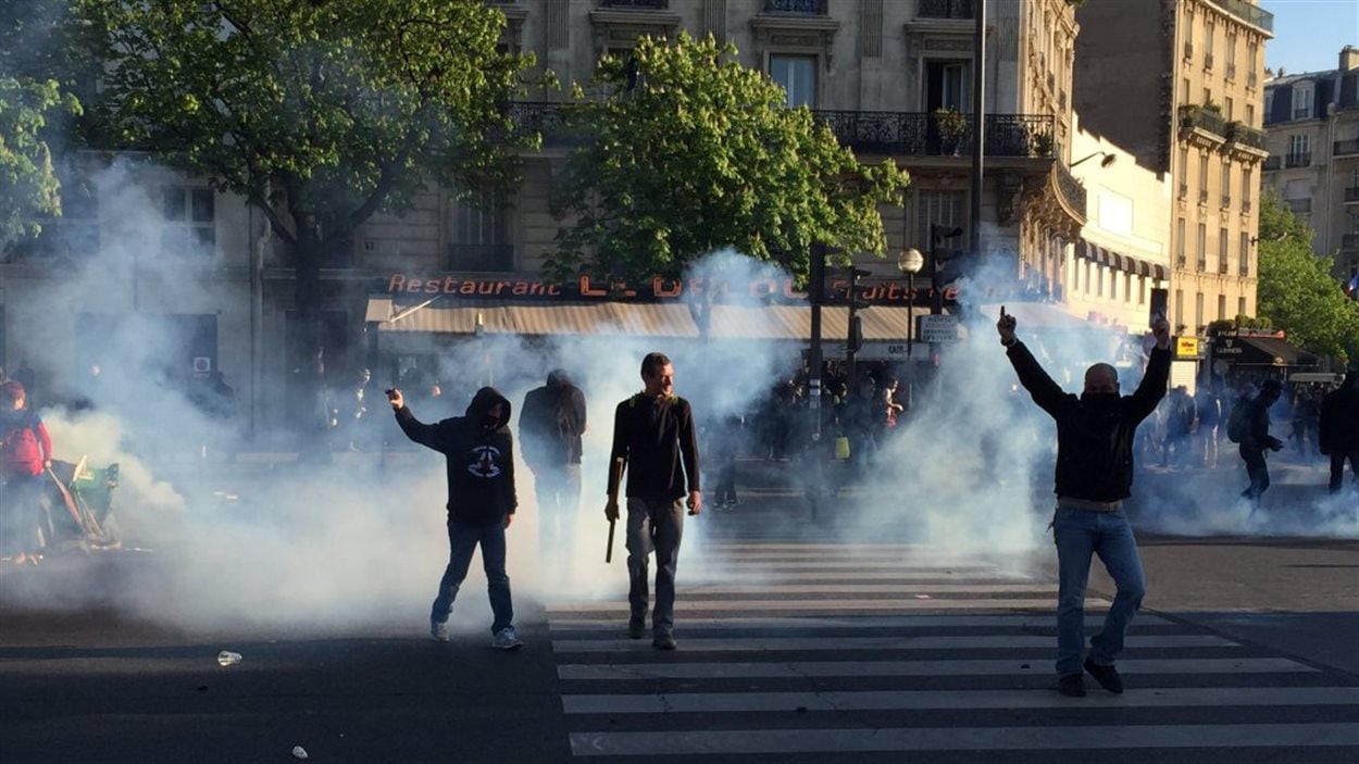 Manifestations Sous Tension à Paris Et Dans Le Monde | Radio-Canada