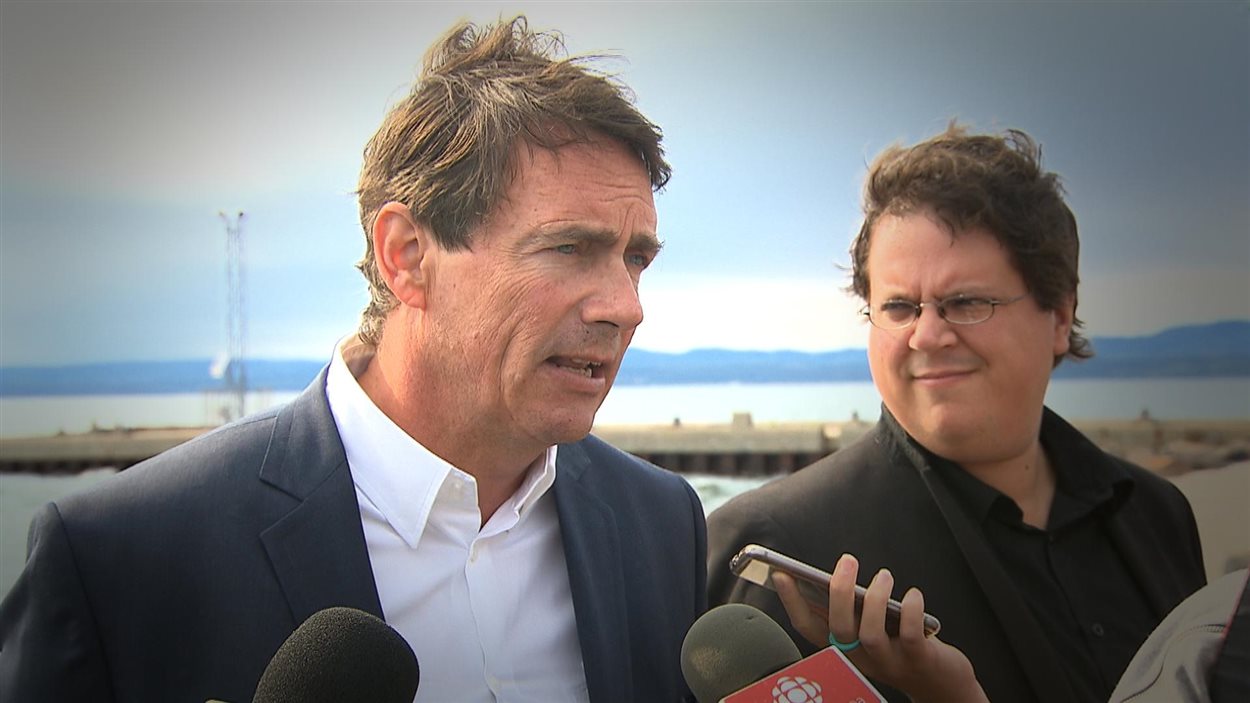 Pierre Karl Péladeau lors de son passage à Sept-Îles en août 2015.