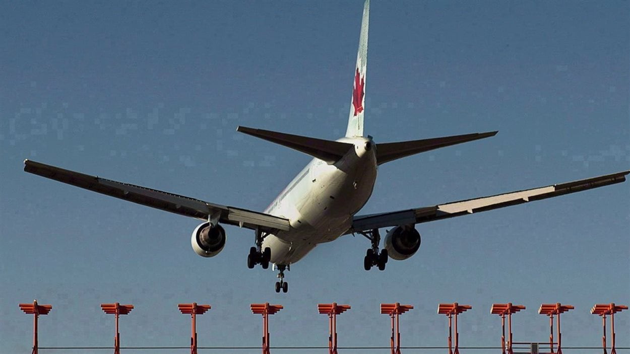 Les députés québécois du PLC sont critiqués en ce qui a trait au projet de loi sur Air Canada.