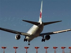 Les députés québécois du PLC sont critiqués en ce qui a trait au projet de loi sur Air Canada. 
