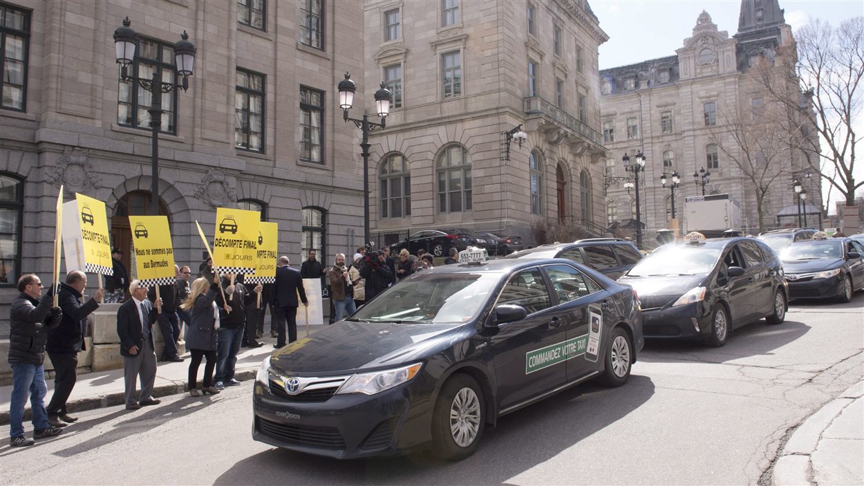 Manifestation de chauffeurs de taxis à Québec
