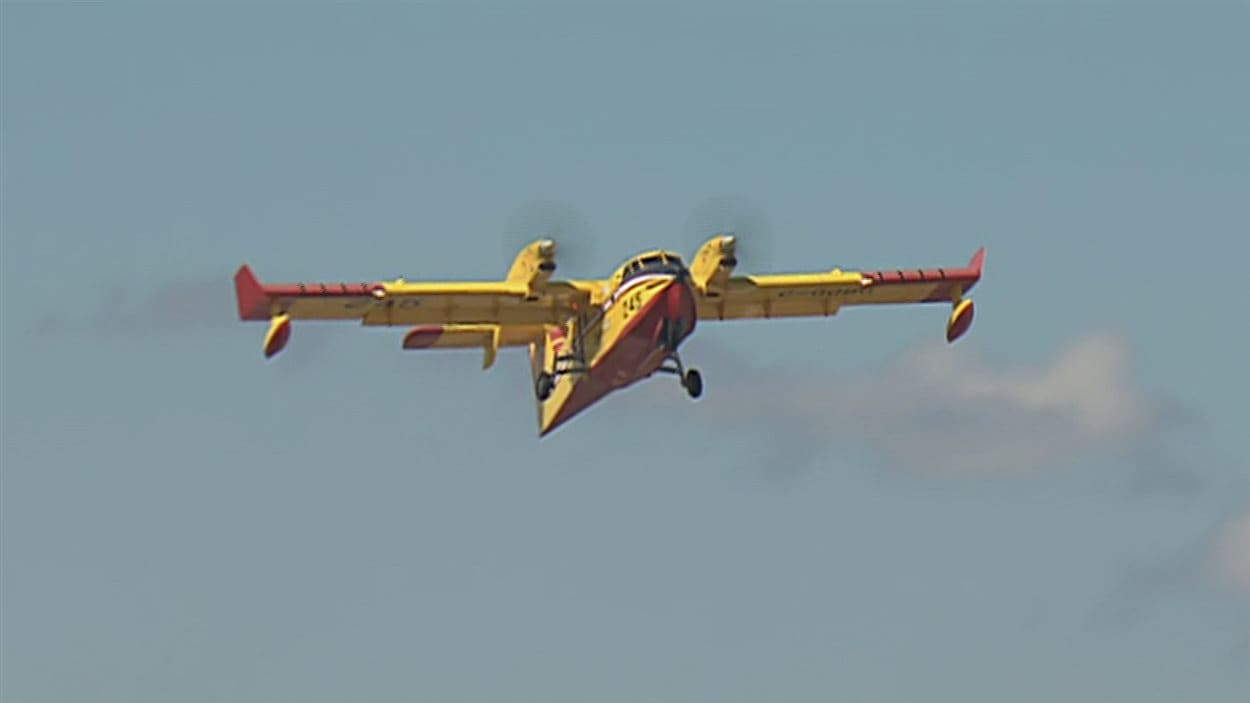 Des avions-citernes de la SOPFEU se sont envolés pour l'Alberta.