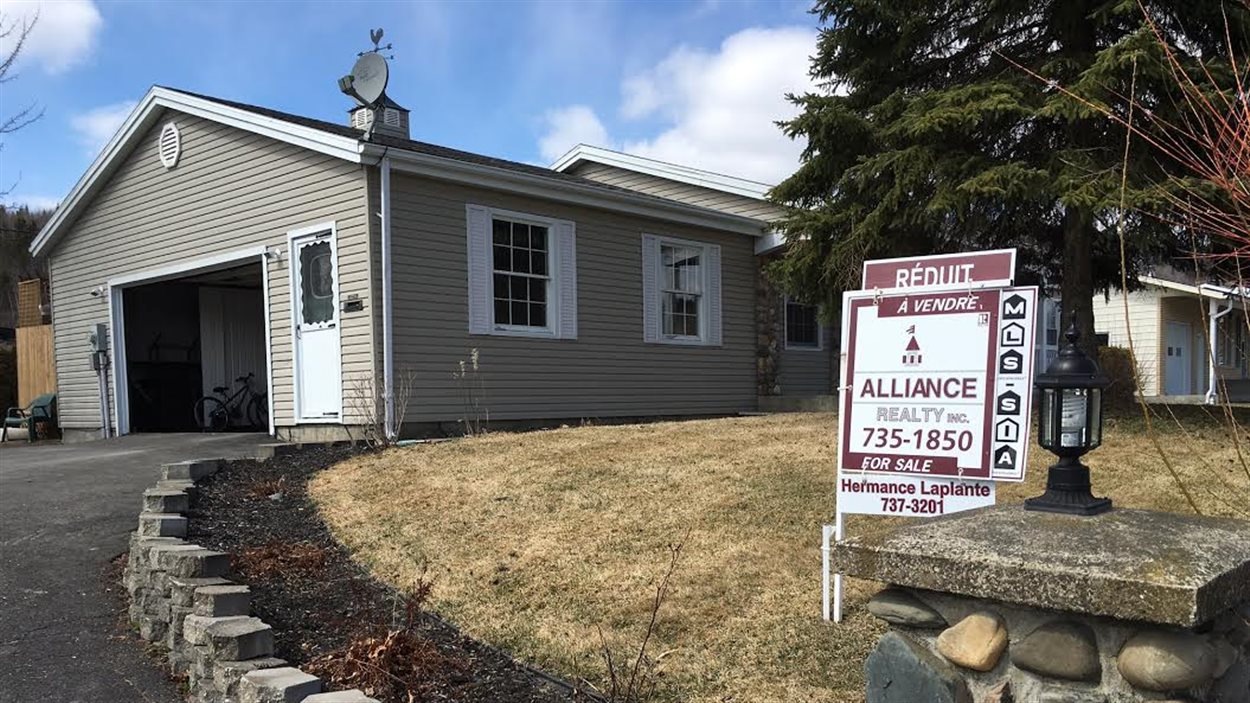 Les maisons à vendre se font nombreuses dans la région d'Edmundston RadioCanada