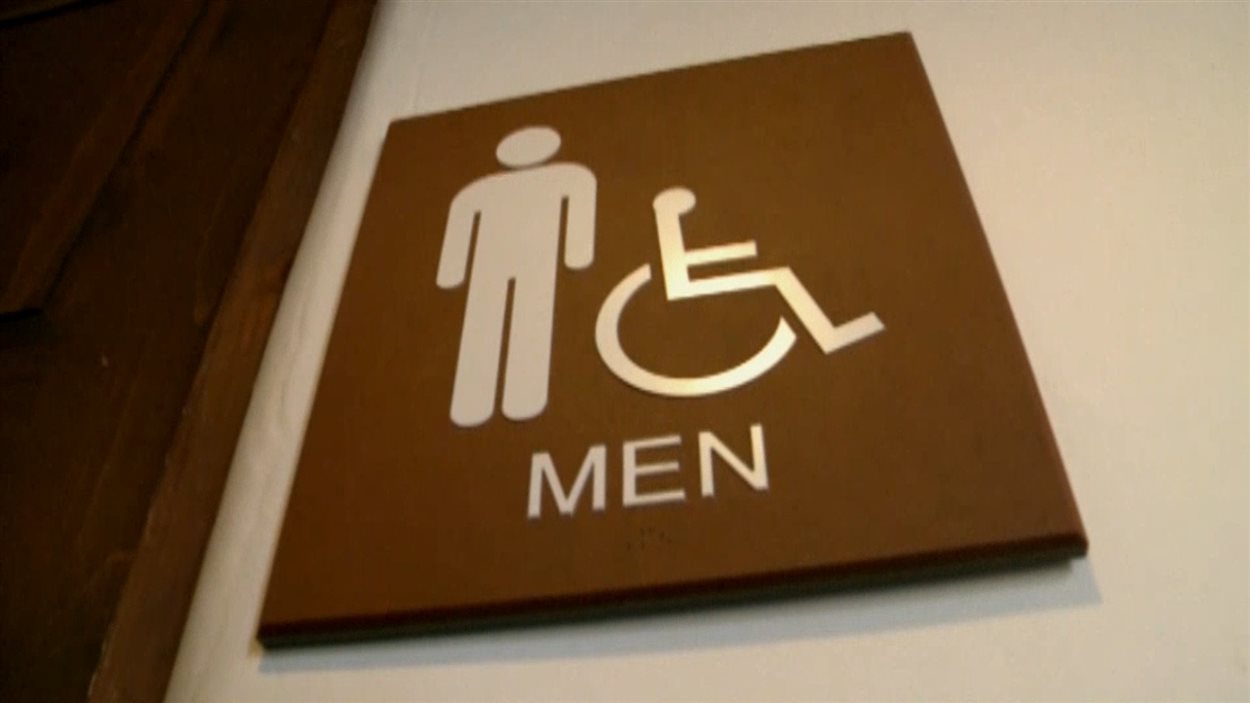 Des toilettes pour hommes
