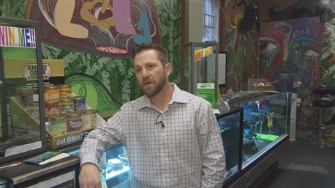 Sean Murray, copropriétaire de Cannabis Health Clinic, croit qu'accéder à de la marijuana médicinale est souvent un exercice méconnu pour les patients.