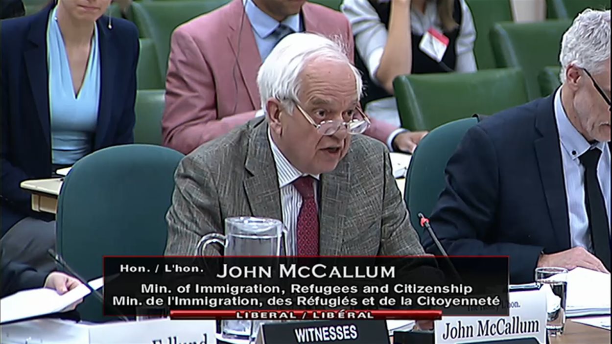 Le ministre canadien de l'Immigration John McCallum
