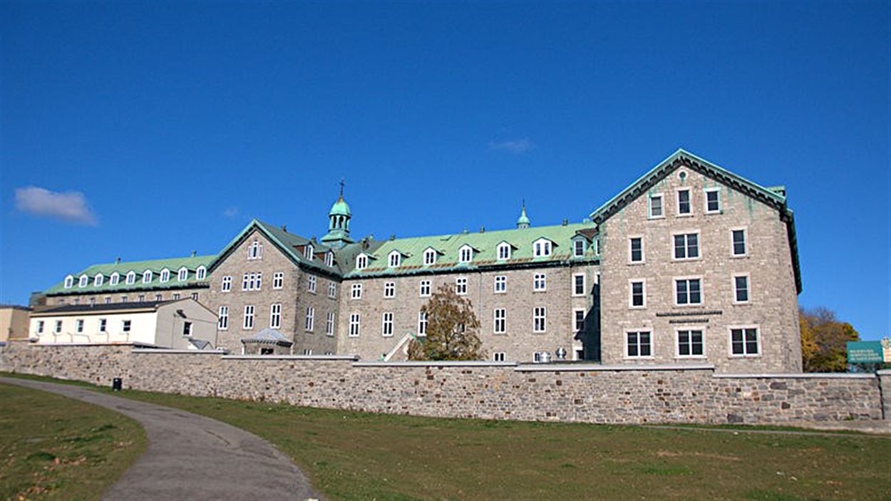 Le bâtiment des Hospitalières est voisin de l'Hôpital Hôtel-Dieu de Montréal. (archives)