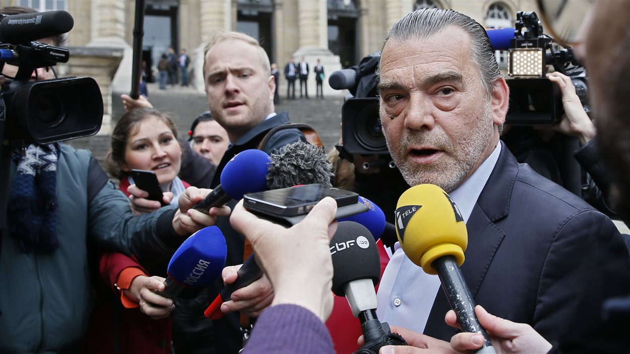 L'avocat de Salah Abdeslam, Frank Berton, répond aux questions des journalistes.
