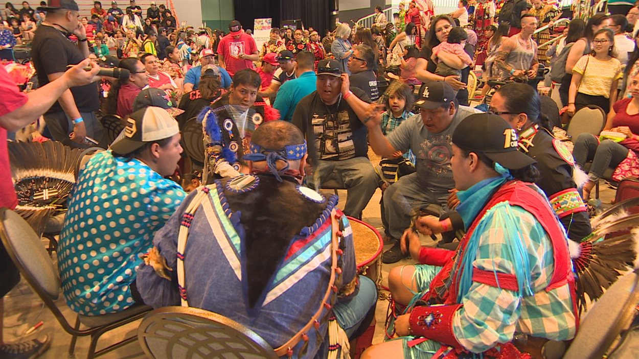Le festival Manito Ahbee attire une foule à Winnipeg RadioCanada