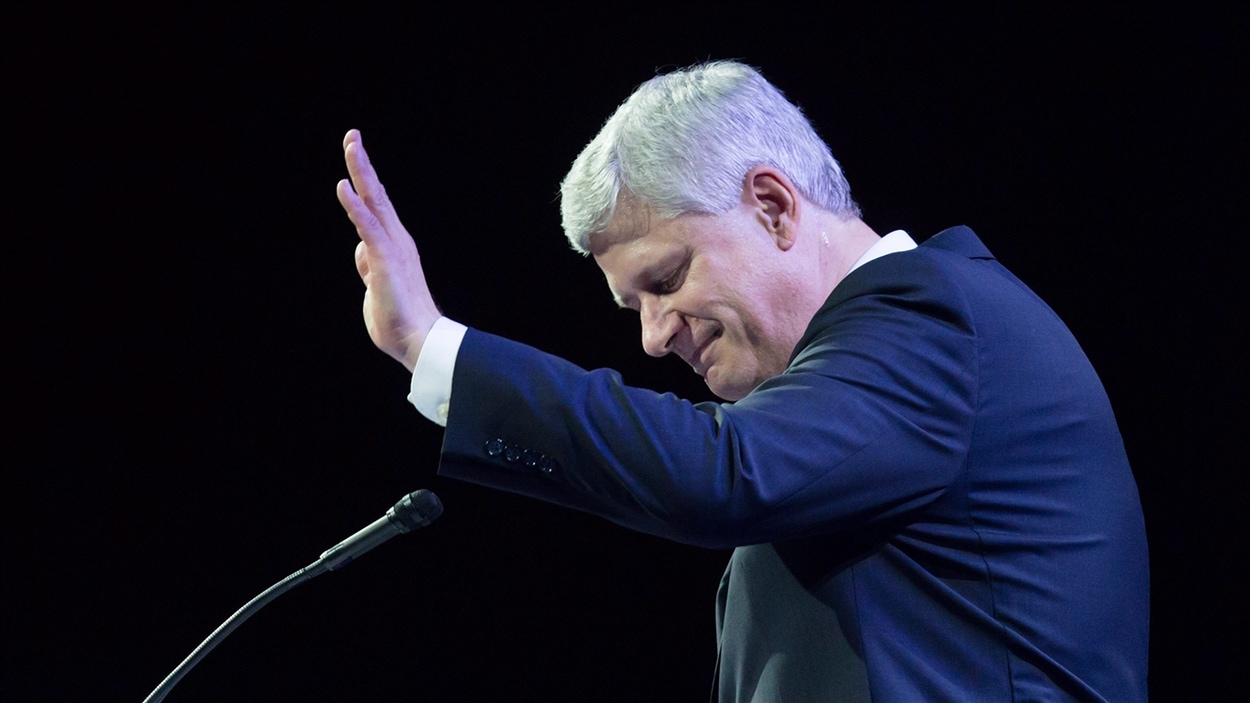 L'ex-premier ministre Stephen Harper lors de son discours d'adieux