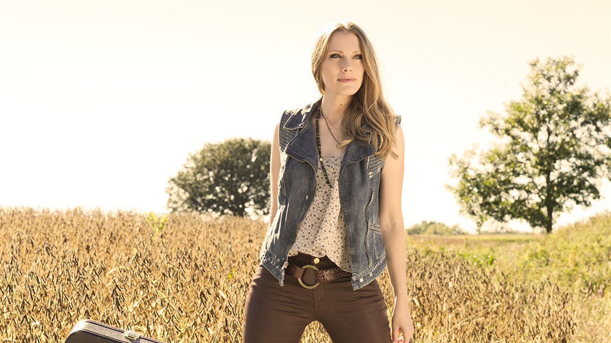 Annie Blanchard enregistre son 4e album en Acadie RadioCanada