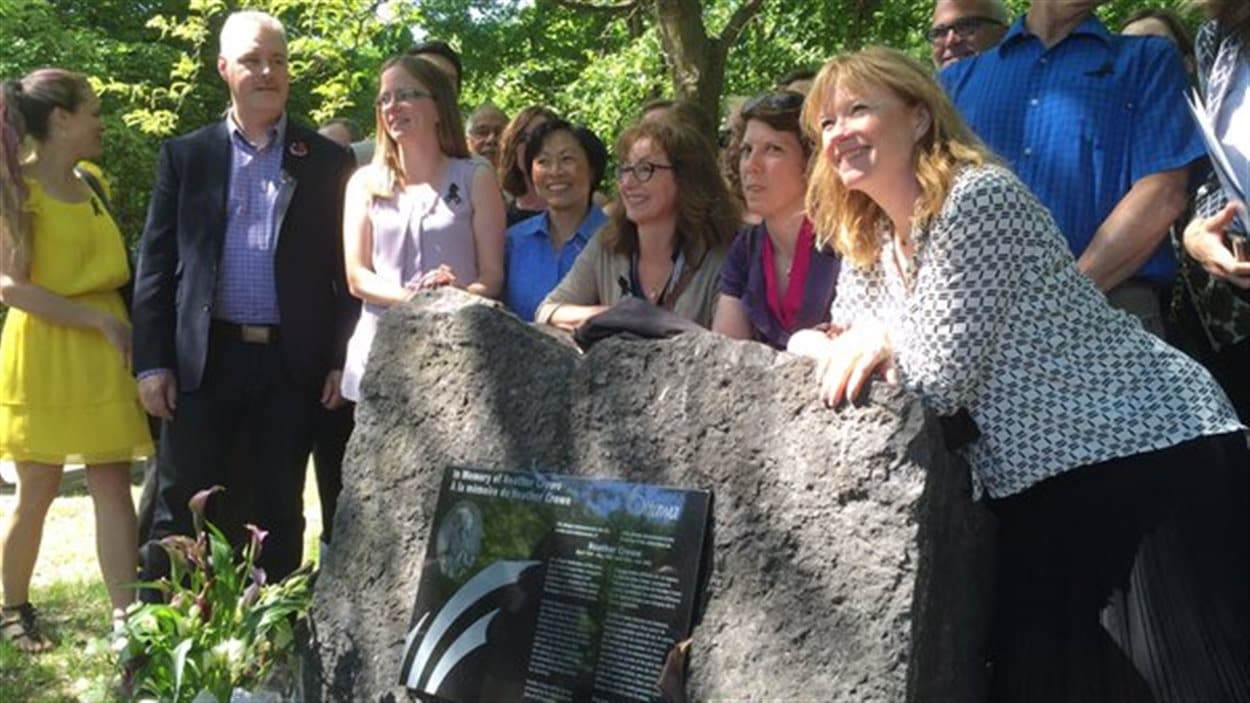 La première plaque de bronze avait été volée.