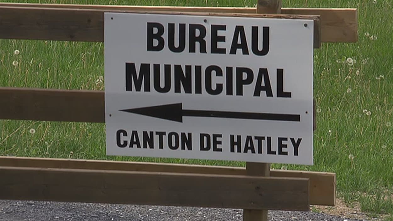 Le Canton de Hatley forcé de démolir son bureau municipal acheté 250