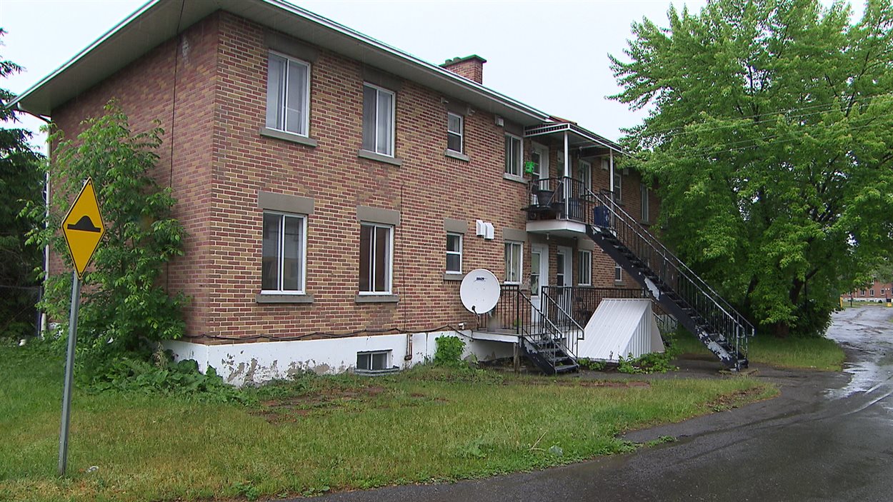 Le complexe d'habitation Val-Martin dans le quartier Chomedey à Laval.