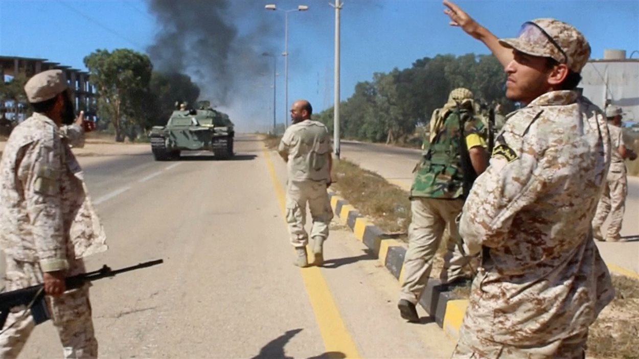 Des forces pro-gouvernementales libyennes progressent vers le centre de Syrte.