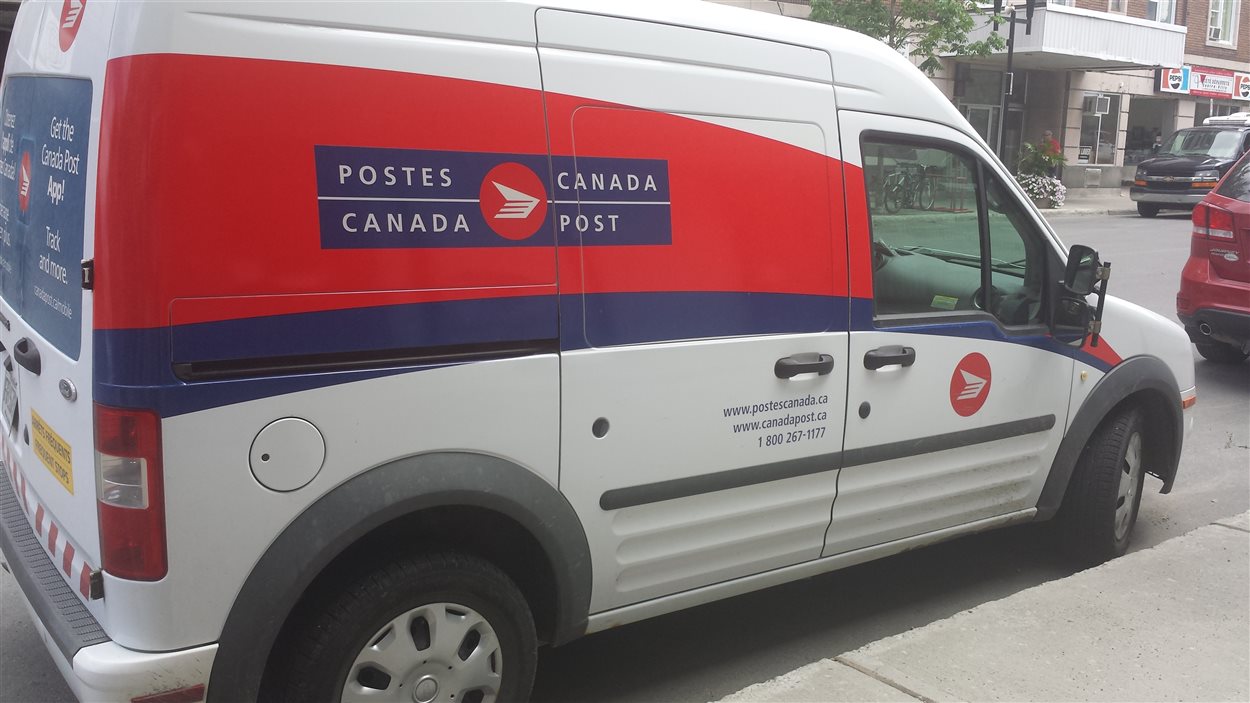 Véhicule de livraison postale la Poste du Canada