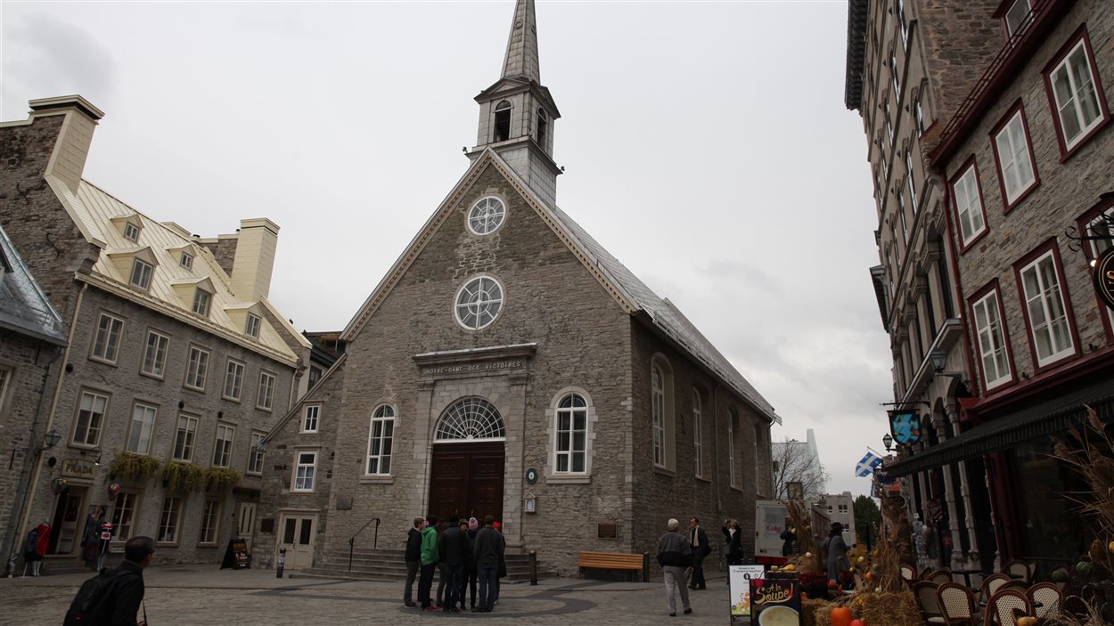 L'église Notre-Dame-des-Victoires, située sur la place Royale à Québec