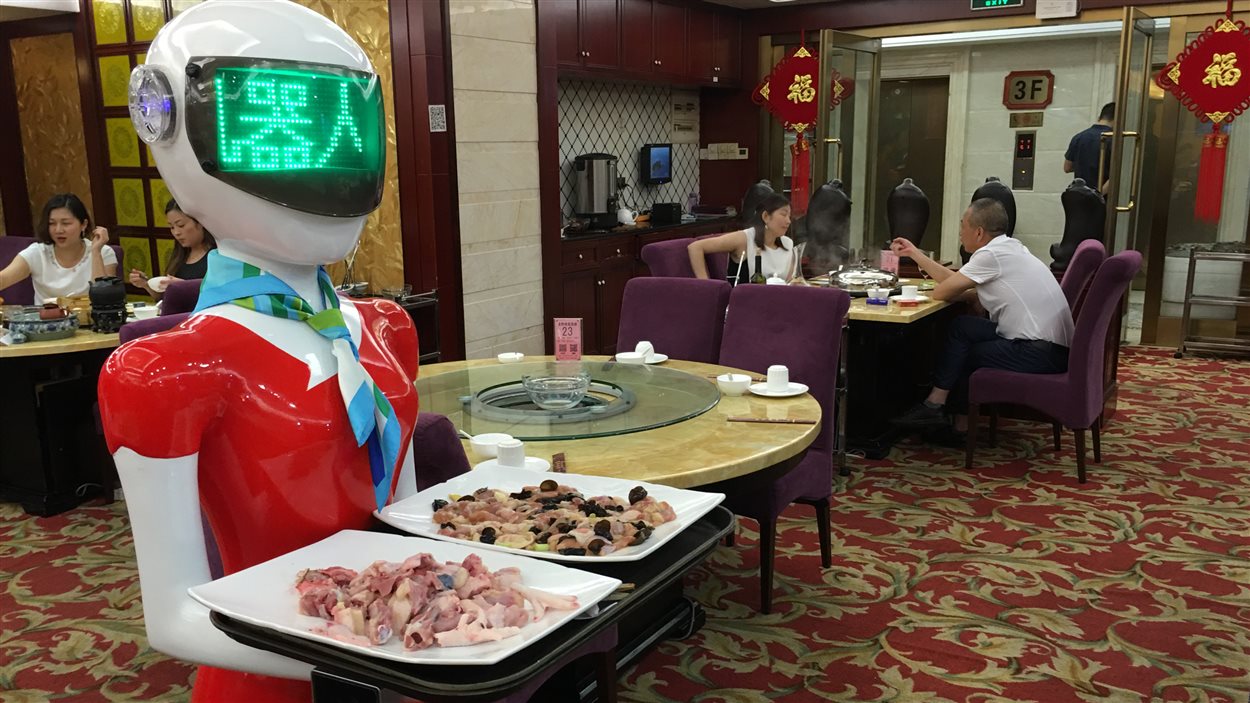 On a troqué les serveurs pour des humanoïdes dans certains restaurants