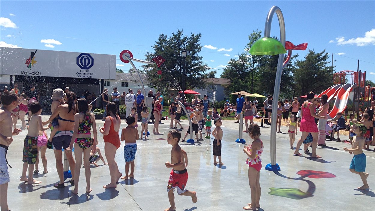 Ouverture d'un parc à jeux d'eau à Vald'Or RadioCanada