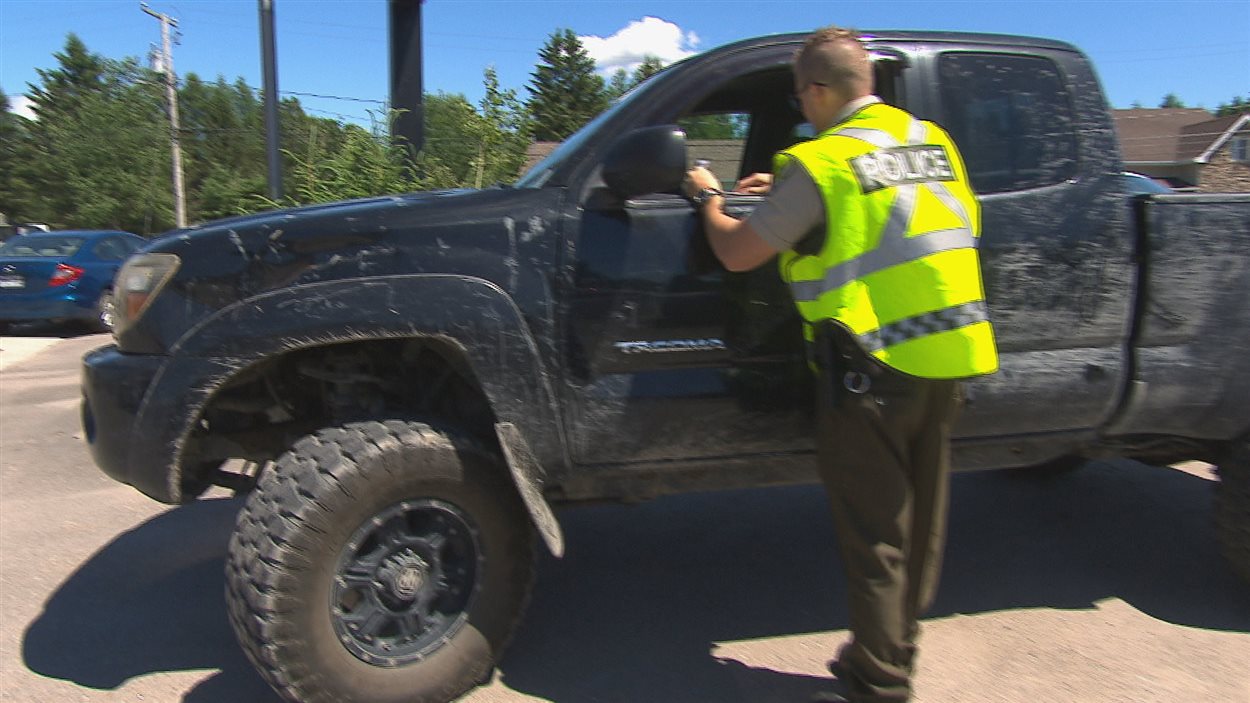 Opération policière pour contrôler les véhicules modifiés RadioCanada Opération policière pour contrôler les véhicules modifiés RadioCanada