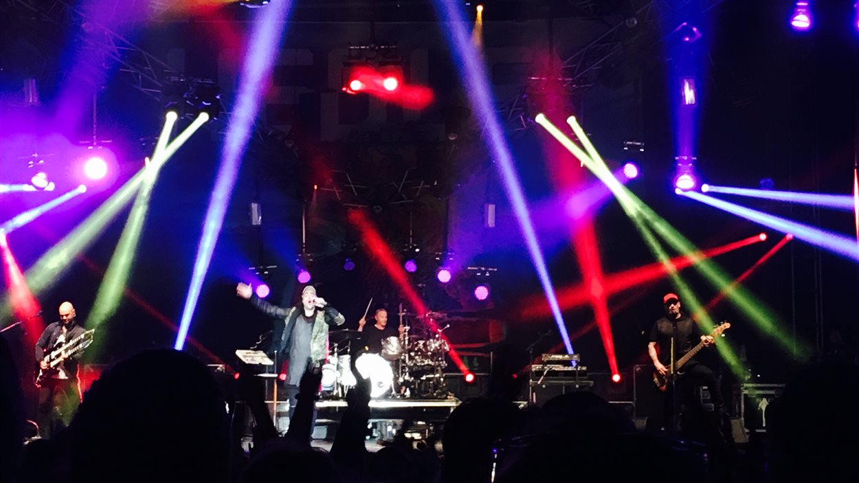 Le groupe Hedley au FestiVoix de Trois-Rivières.
