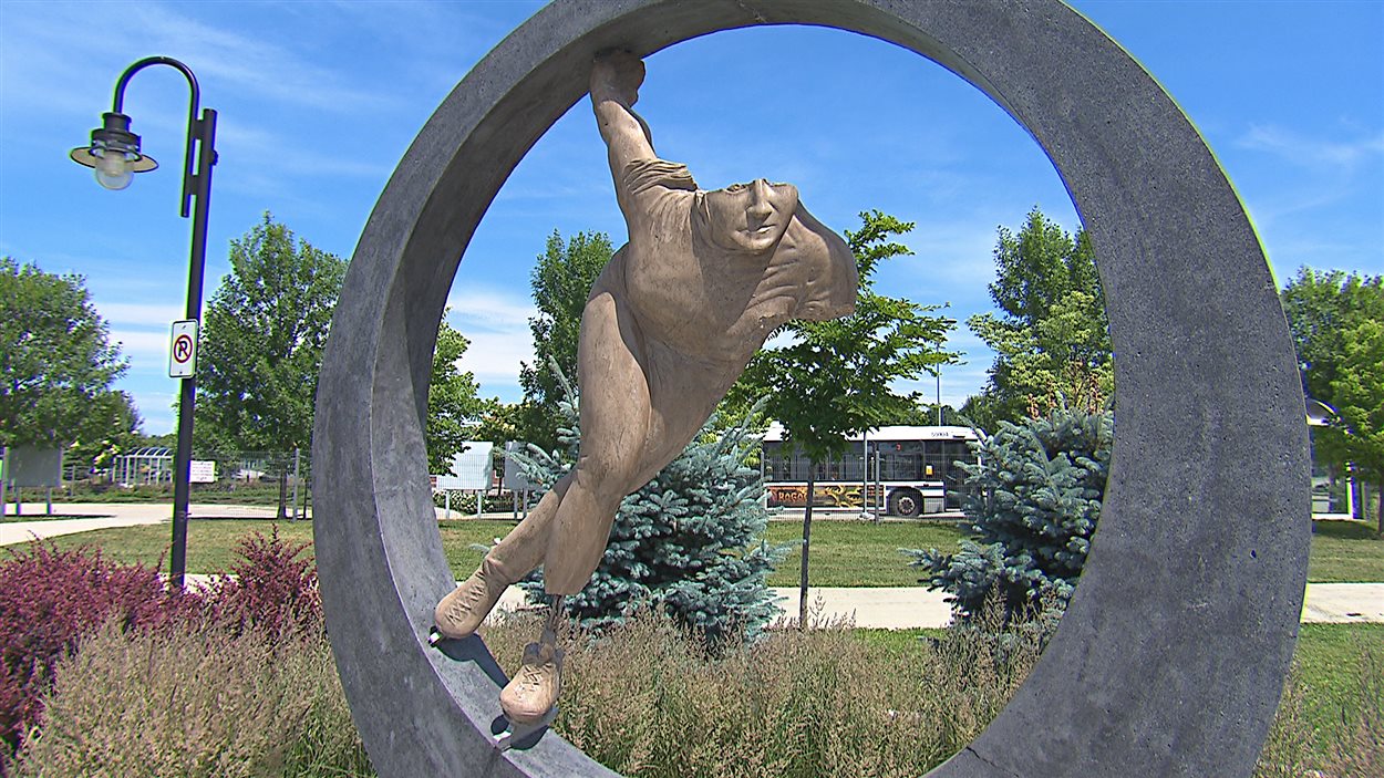 La statue de Sylvie Daigle à Sherbrooke, cible de vandales en octobre dernier
