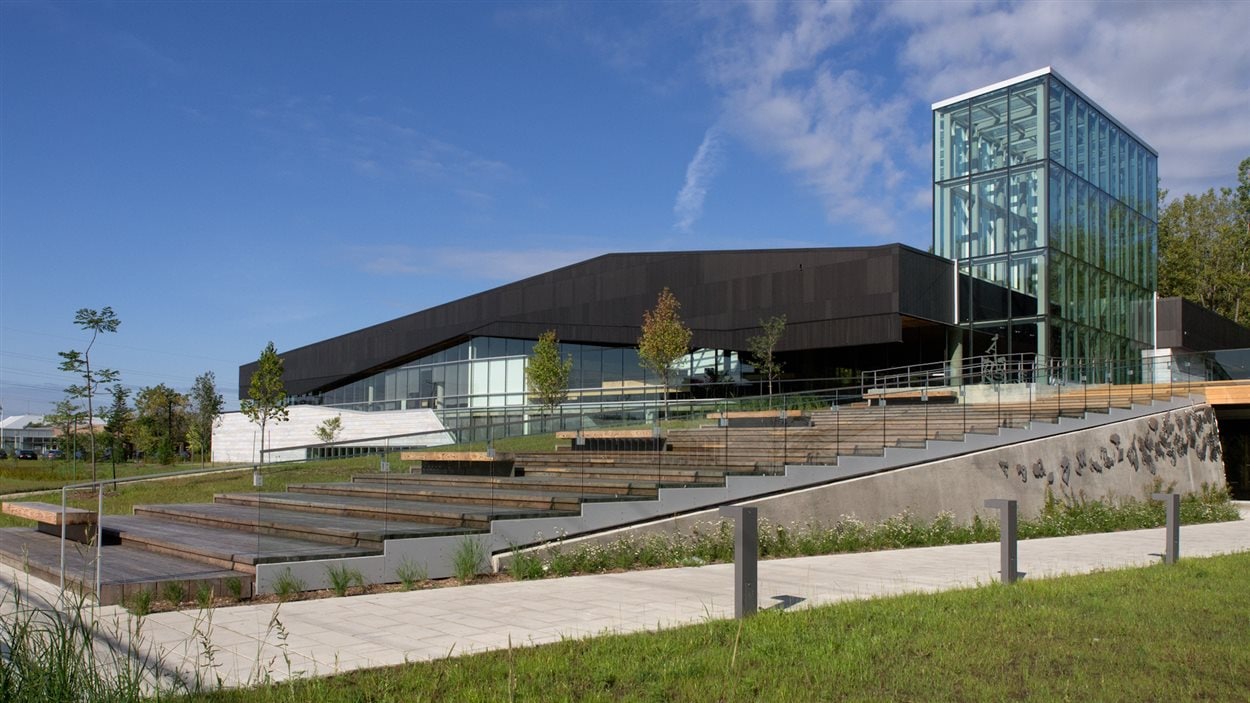 SaintLaurent veut mettre un terme aux