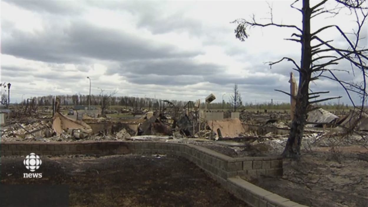 Le sol de Fort McMurray n'a pas été rendu toxique pour les êtres humains par le passage d'un feu de forêt dans la ville en mai. 